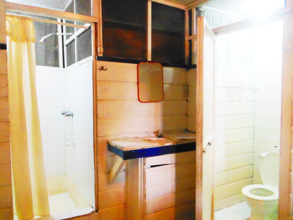 Hotel Y Restaurante Backpackers Rio Dulce Room photo